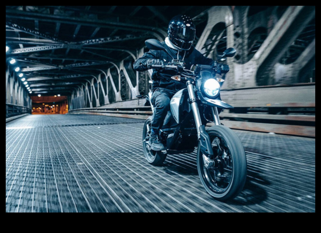 Мотоциклетите Urban Roamers правят пътуването по-удобно и забавно 4 Градски роумери: Мотоциклетите като основни партньори за пътуване до работното място