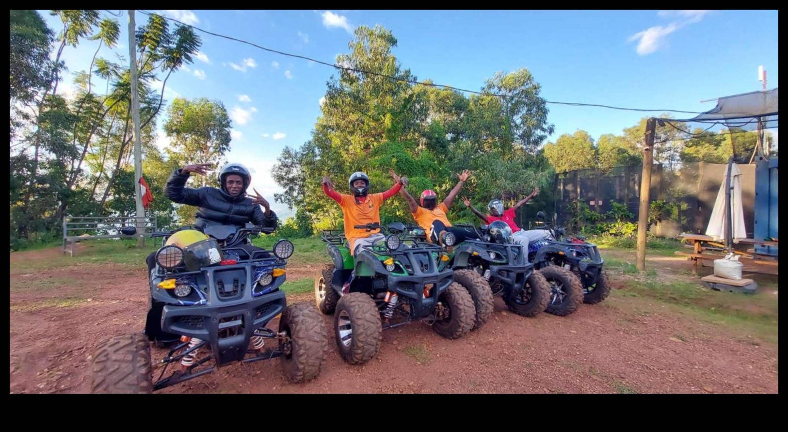 Нагорещен и готов: Високооктановият свят на приключенията с офроуд превозни средства