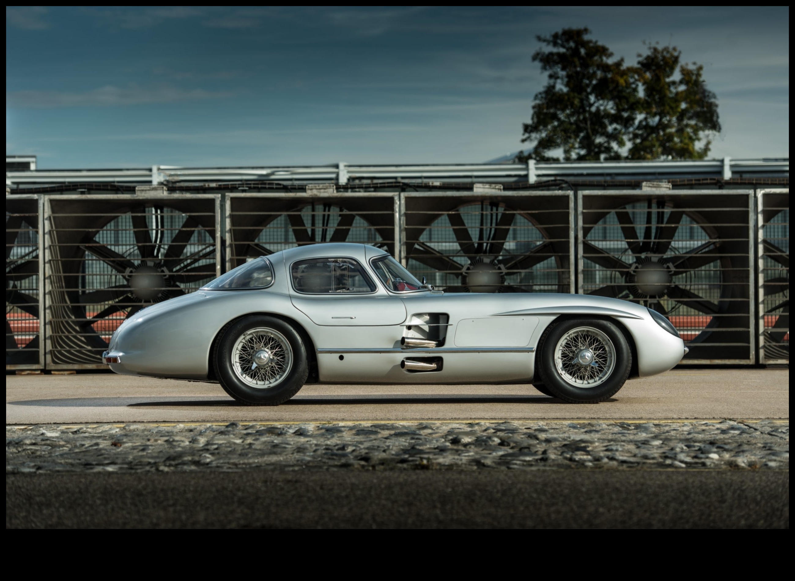 Наследството на лукса: класическите автомобили и вечният стремеж към елегантност