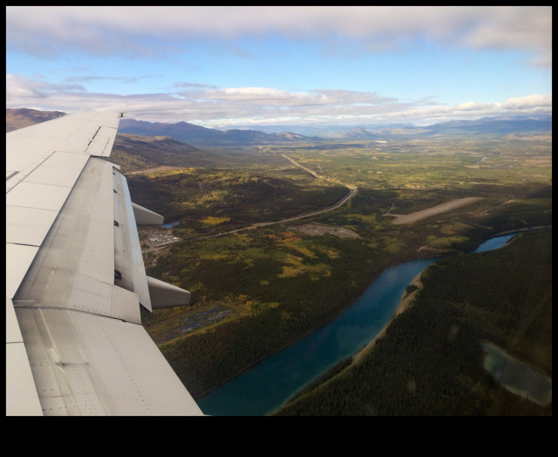 Economy Explorer: Очертаване на достъпни маршрути през континентите