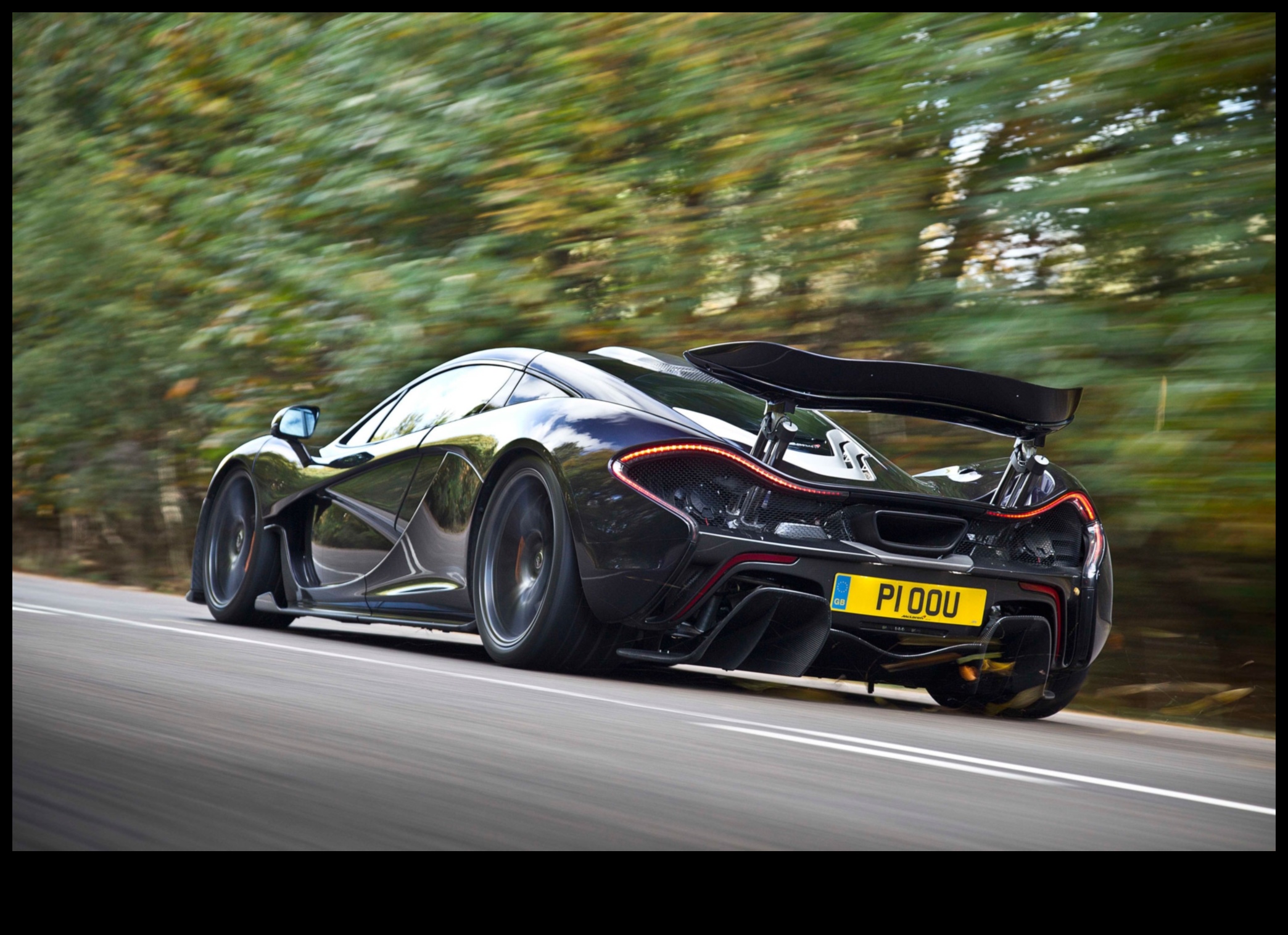 От нула до шестдесет: Бързото ускорение на високопроизводителни спортни автомобили